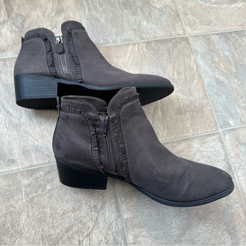 Women's Gray Ankle Boots
